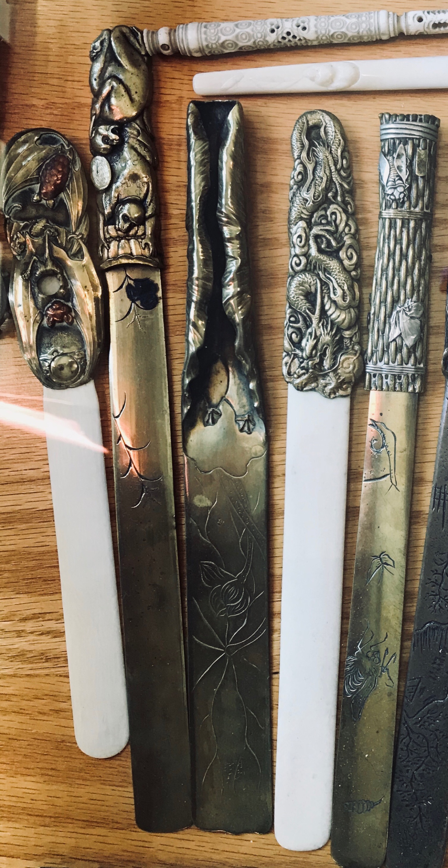 COLLECTIONS PAGE TURNERS